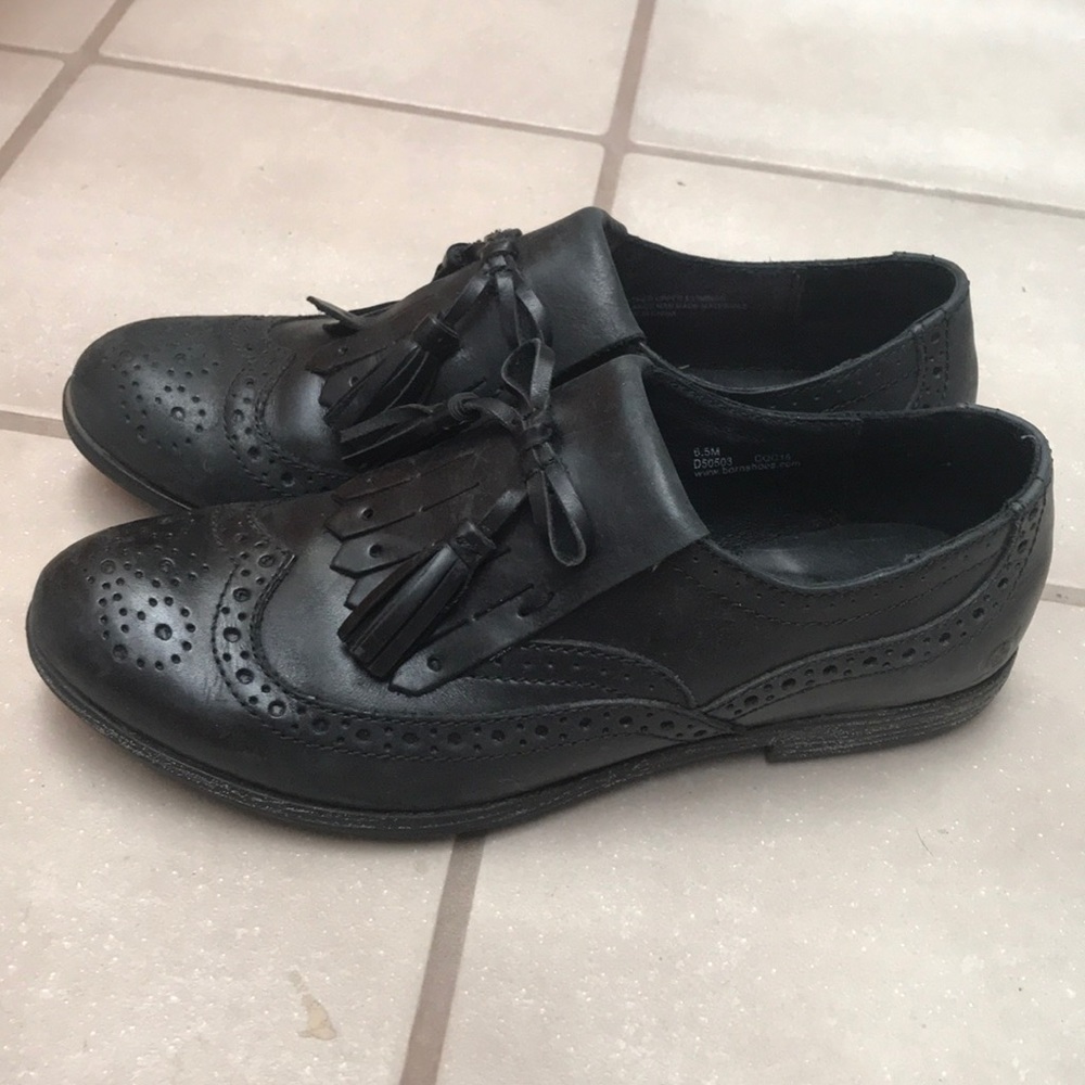 BORN Womens 6.5 Wingtip Slip on Shoes